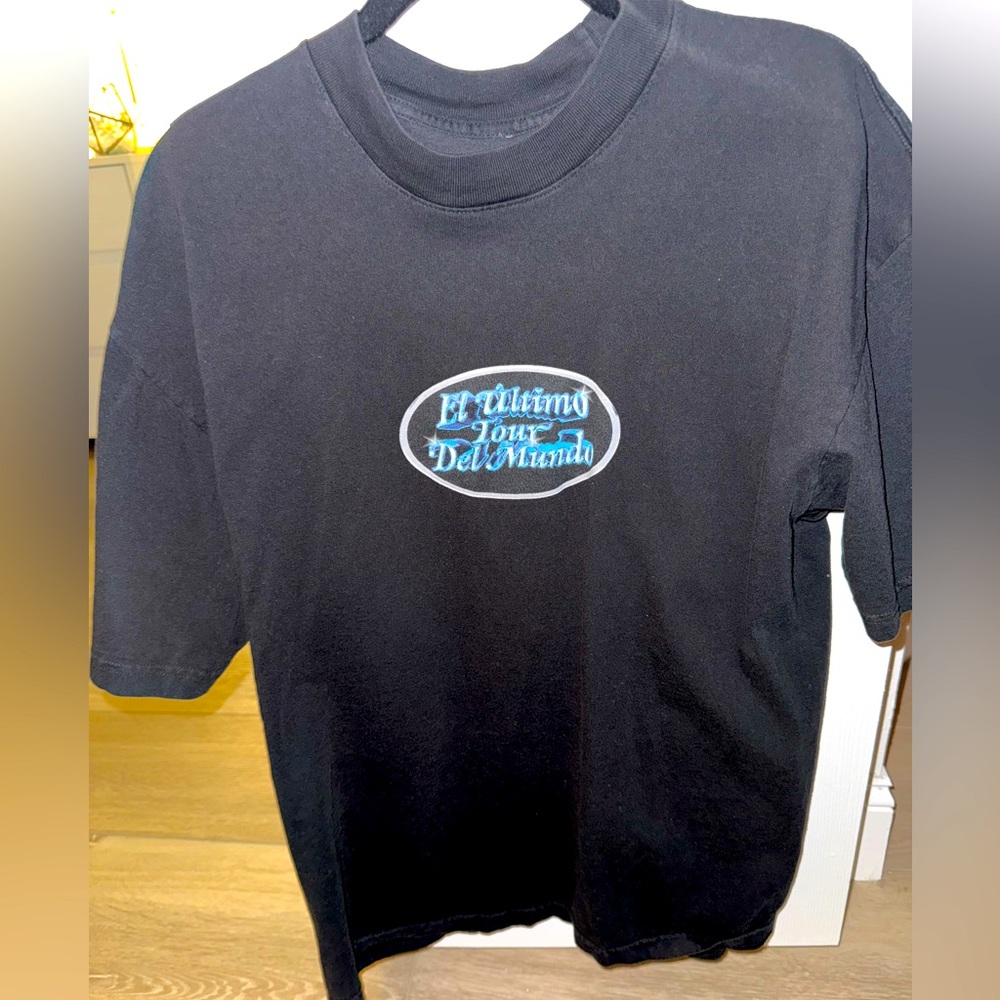 BAD BUNNY TOUR SHIRT ULTIMO TOUR DEL MUNDO